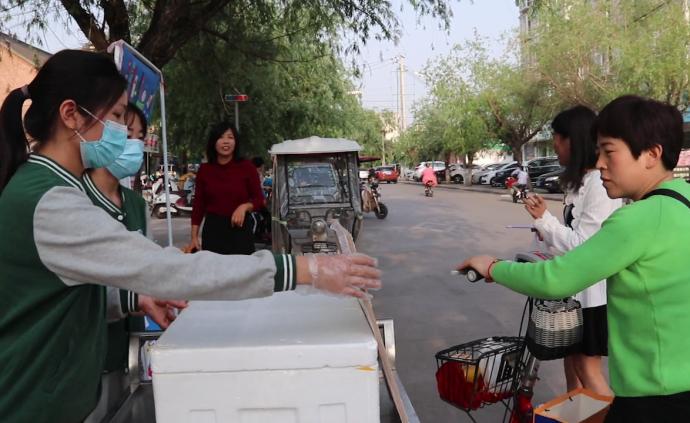 幼兒園自救老師賣(mài)饅頭,家長(zhǎng)下單力挺