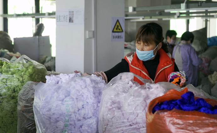 外貿(mào)廠千萬(wàn)訂單歸零，轉(zhuǎn)產(chǎn)口罩自救