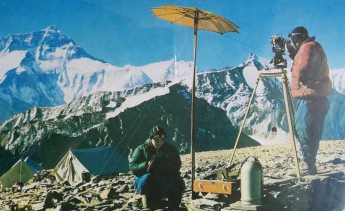 登峰测极·测绘人③｜45年前登顶珠峰，大家抱一起哭了