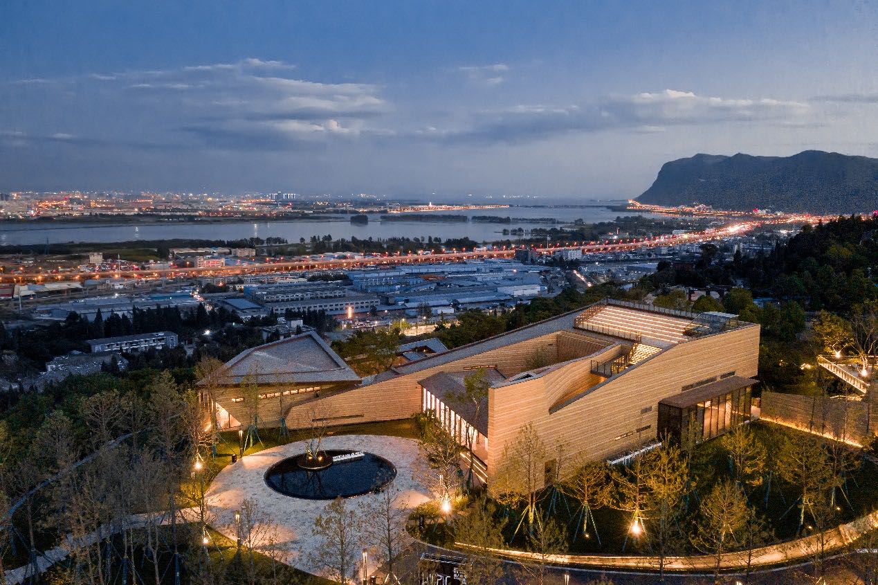 阳光城·昆明·滇池半山实景图,山海美术馆,叙述建筑对自然的理解