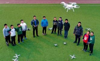 九三學(xué)社中央：新科技革命下推動中小學(xué)科技素養(yǎng)教育升級