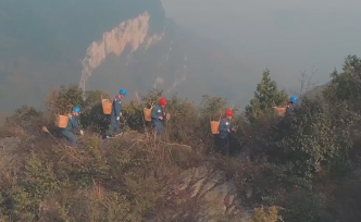 贵州大娄山“背夹巡线队”：守护山区用电