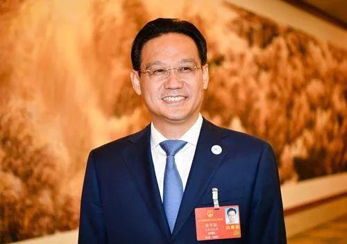 NPC Representative, Secretary of Liyang Municipal Committee, Mayor Xu Huaqin.