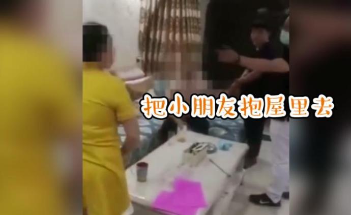 抓捕現(xiàn)場有孩子，民警待其離開才拿出手銬