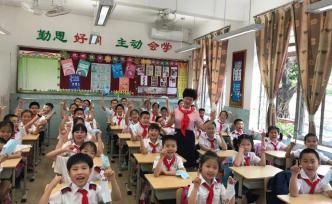 广州多区中小学校内师生可摘口罩，服务人员仍需佩戴