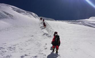 登峰测极｜风大、雪深，2020珠峰高程测量的三次冲顶