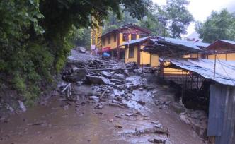 云南贡山暴雨灾害：已致5人失踪2人受轻伤，正寻找失踪人员