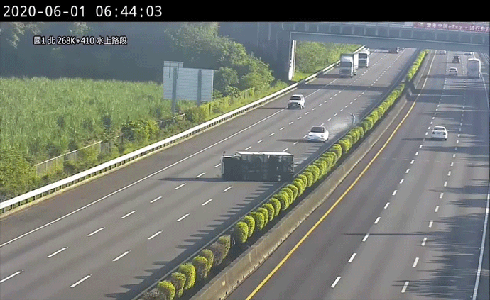 輔助駕駛模式下，特斯拉高速撞上貨車(chē)