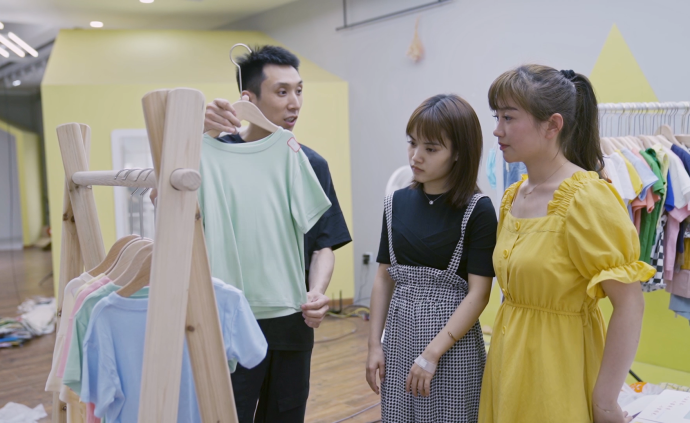 童裝主播入行十天：到處是我這樣的新手