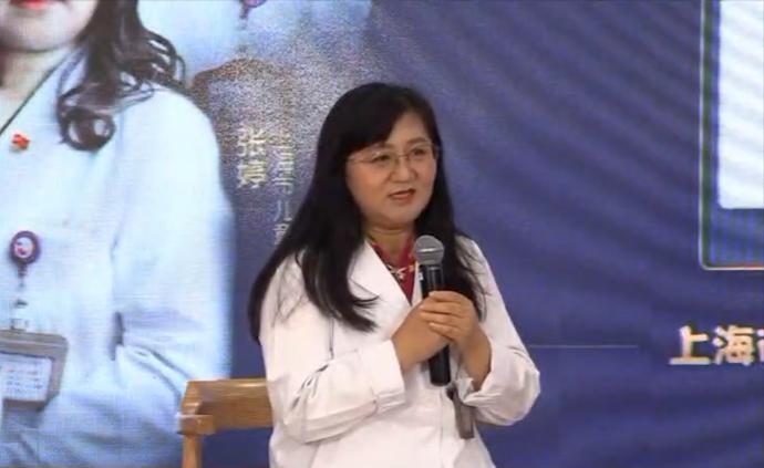 “神獸”返校,保持五個小拳頭間距