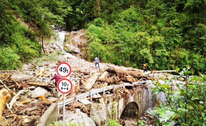 雲南貢山暴雨致2人死亡6人失蹤,獨龍江公路已搶通65公里