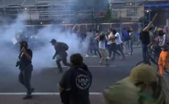 暴力清场！警方竟向白宫外和平抗议者发射催泪弹