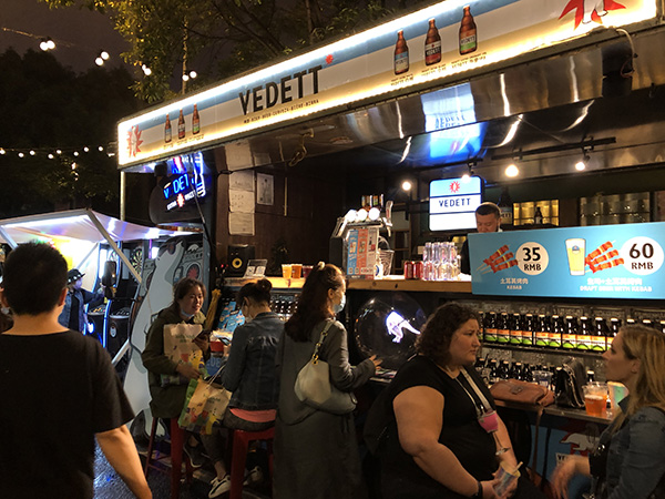 打造上海市中心的"国际生活圈","安义夜巷"雨夜回归