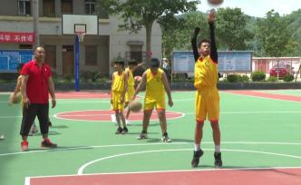 对话14岁“独臂篮球少年”：玩球让我兴奋，想打正式比赛
