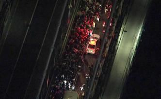 违反宵禁规定，两千余抗议者曼哈顿桥上遭警方前后围困