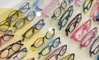 防蓝光眼镜究竟效果如何？警惕“护眼神器”反伤孩子眼
