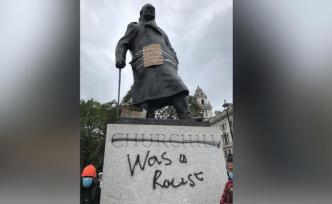 熊熊怒火！英国历史人物雕像遭示威者破坏