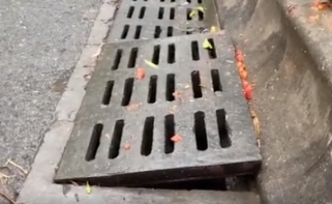西安市灞桥区井盖频繁被盗，市政公司：曾一天内丢失三十余个