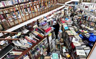 夜读丨历经20年时间冲刷，旧书店永远在等对的人