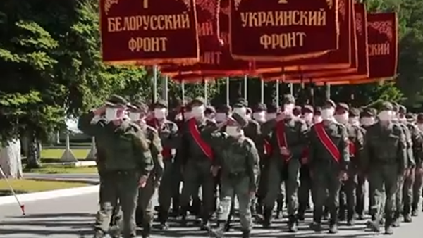 俄罗斯红场阅兵戴口罩彩排