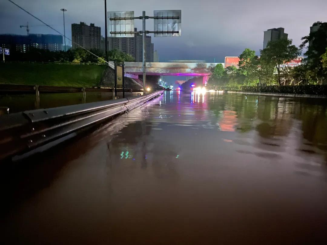 赣州市于都、龙南、赣县区、安远、会昌等多个县市区遭遇暴雨袭击