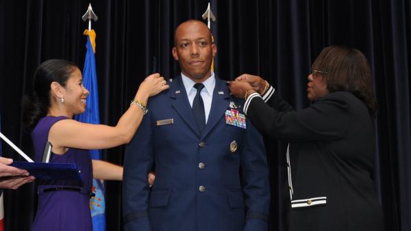 史上首位！美参议院全票批准非裔任空军参谋长