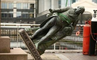 伦敦重新审查所有雕像和街道名称，一贩奴商人雕像被官方移除