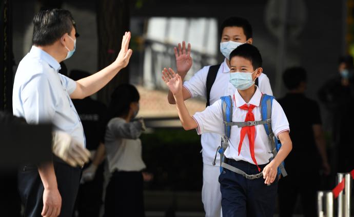 北京市小学一二三年级返校复课计划暂停