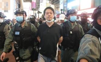 香港铜锣湾又现未经批准集结，反对派议员许智峰被捕