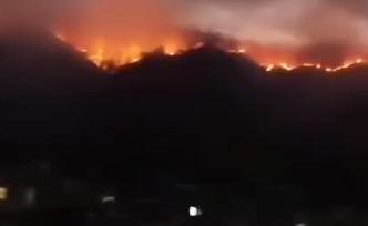 攀枝花发生山火，城区附近山顶可见明火