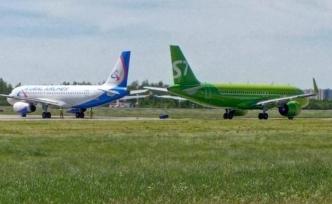 俄圣彼得堡一机场两架客机滑行时相撞，未造成人员伤亡