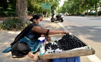 非正规经济超9成的印度，如何通过立法保护街头摊贩的生计