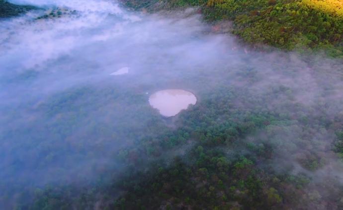 瞰见｜神农架“地球之眼”的清晨