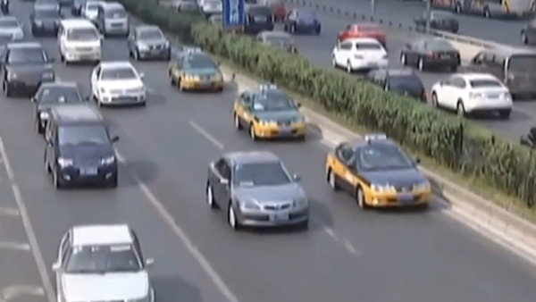 北京暂停出租车网约车出京运营业务