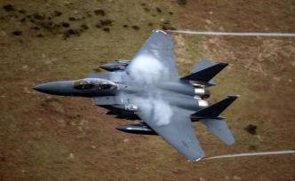 美空军F15战斗机在英国北海坠毁，飞行员死亡