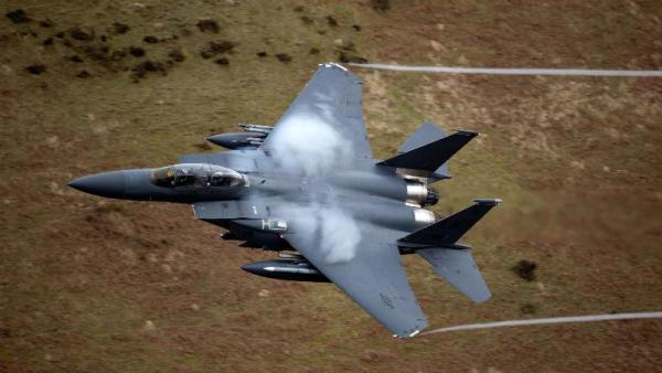 美空军F15战斗机在英国北海坠毁，飞行员死亡