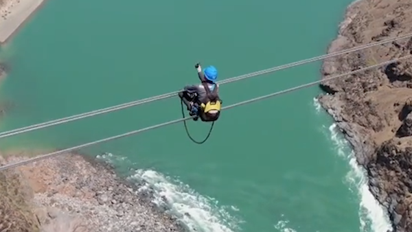 400米高空走线，“电力蜘蛛人”金沙江上作业