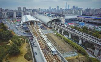 直播录像丨上海地铁首开直达车，市区可直达临港自贸新片区