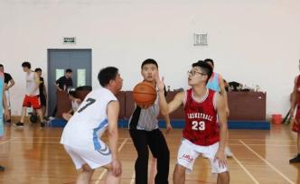 体育学院举办篮球告别赛，师生同场竞技