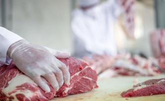 多国肉类加工厂再度暴发疫情，生产集中增加肉类供应链风险