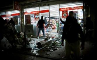 德国斯图加特扫毒行动引爆警民冲突，40家店铺被砸