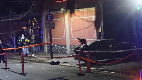 男子驾车冲撞中国驻阿根廷大使馆，建筑受损无人受伤