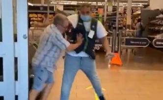 不戴口罩硬闯超市，美国男子推搡员工不慎用力过猛倒地