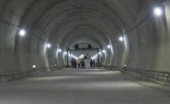 探秘高铁隧道中的生命救援通道