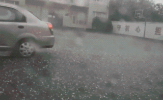 山西平順遭遇暴雨冰雹，縣城及部分鄉鎮發生內澇