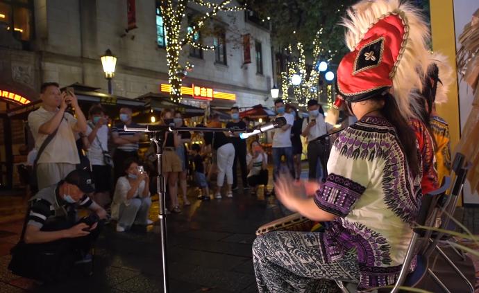 民樂、街舞、巡游，端午在新天地看戲