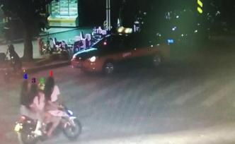 云南“幸福小哥”骑摩托搭载三女子兜风，被处罚