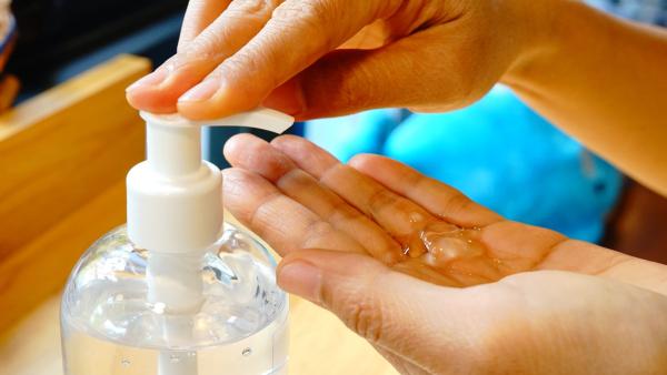 美国7人饮下含甲醇洗手液中毒，3死1失明