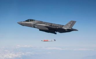 美国首次公开F-35搭载新型核弹测试画面