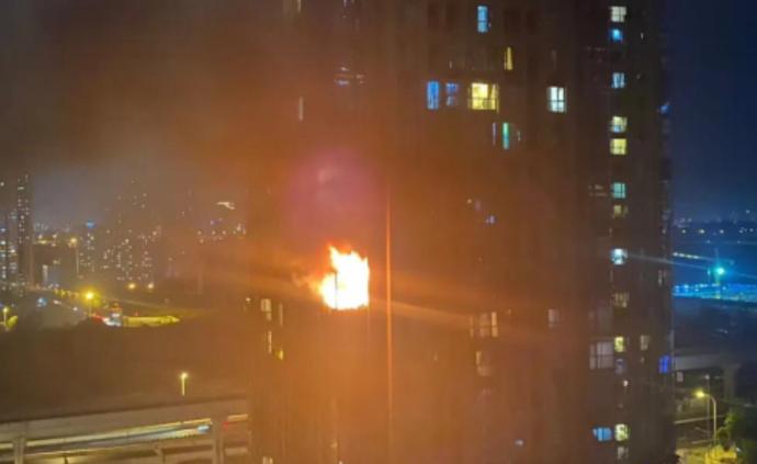 成都首创国际城大火系人为：男子前妻家纵火后跳楼，两人身亡